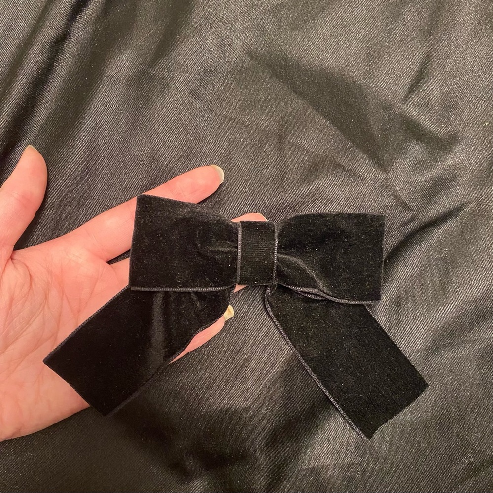 MOVING-EVERYTHING MUST GO🔥Big Black Velvet Bow Hair Clip from Dollskill